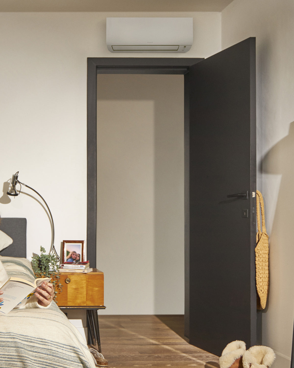 DAIKIN Comfora Nepura Biela FTXTP35A — nástenná klimatizácia v interiéri