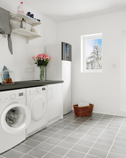 DAIKIN Altherma 3 H MT 8 kW – 180 l · 1 zóna, 3f — vnútorná jednotka v interiéri, práčovňa