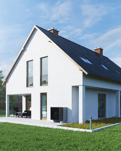 DAIKIN Altherma 3 H HT vonkajšia jednotka 14 kW EPRA14DV37 — vonkajšia jednotka pri rodinnom dome, pohľad zo záhrady