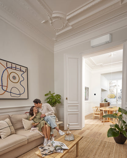DAIKIN Perfera W Nepura FTXTM40A — nástenná klimatizácia v interiéri
